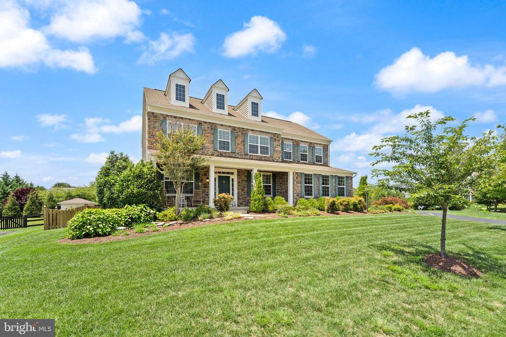 46 STONE OAK PLACE
