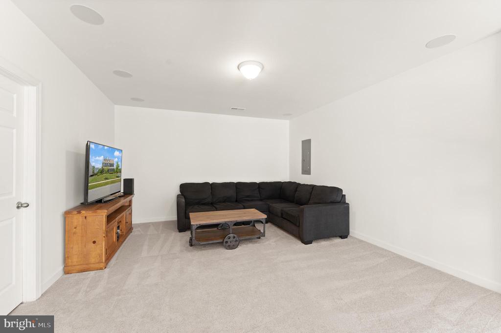 46 STONE OAK PLACE