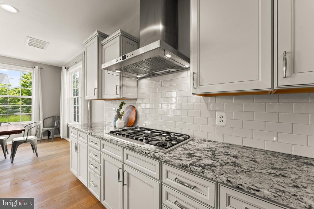 46 STONE OAK PLACE