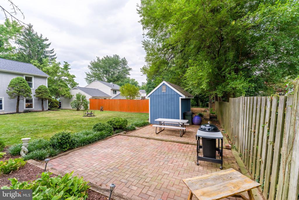 821 CATTAIL LANE NE