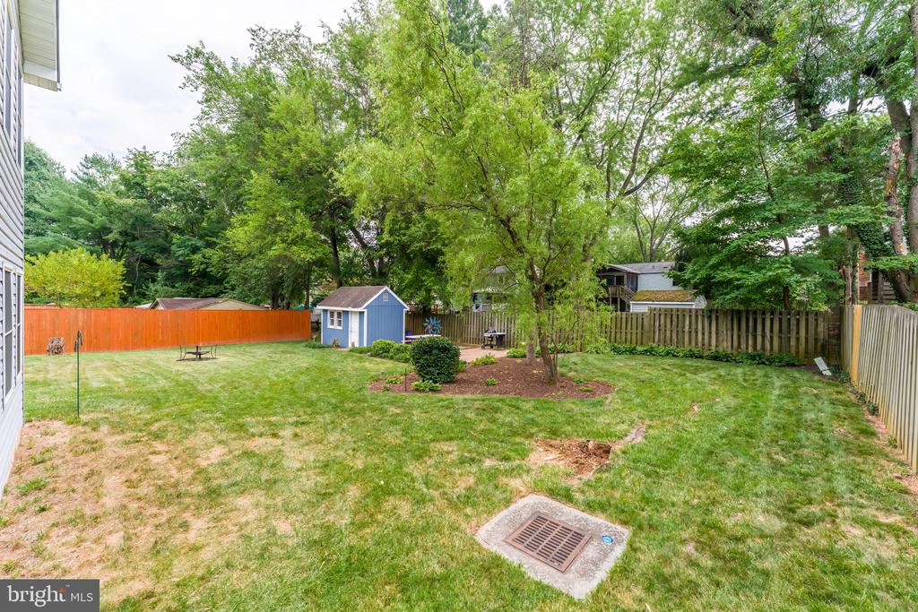 821 CATTAIL LANE NE