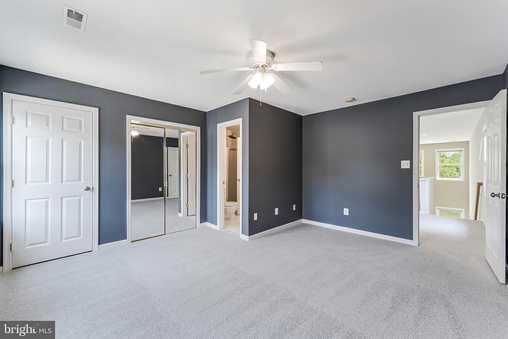821 CATTAIL LANE NE