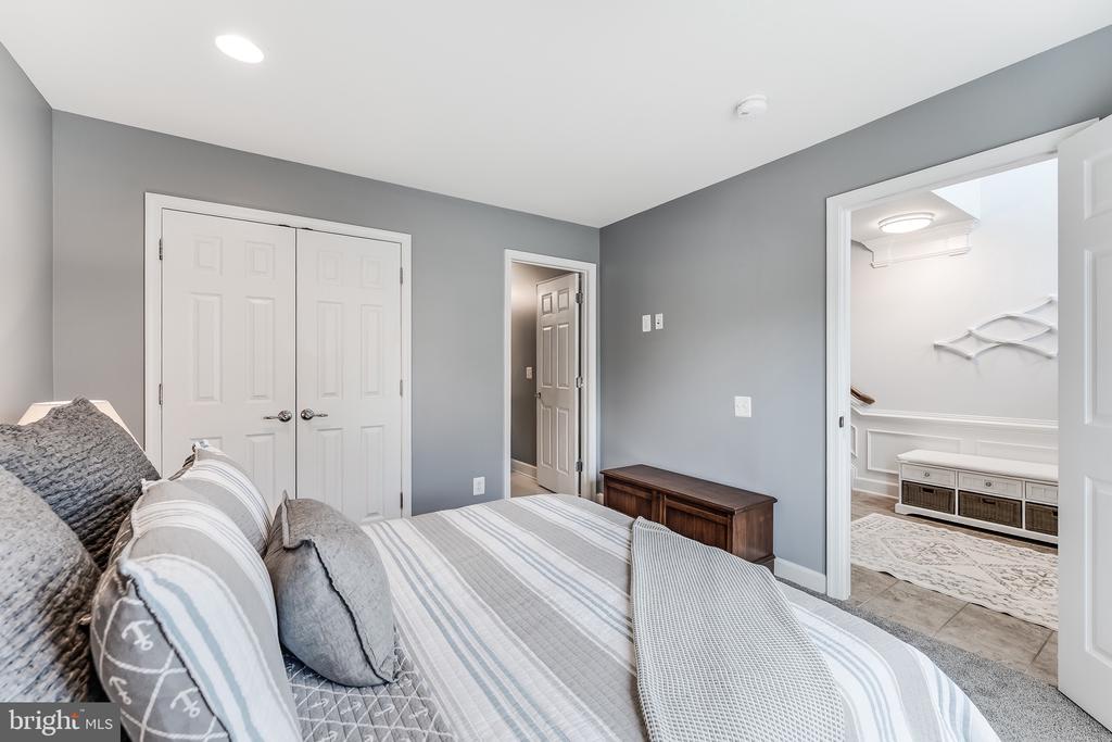 314 VIRGINIA WILDFLOWER TERRACE SE