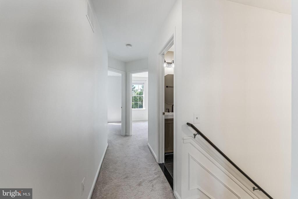 47720 SANDBANK SQUARE