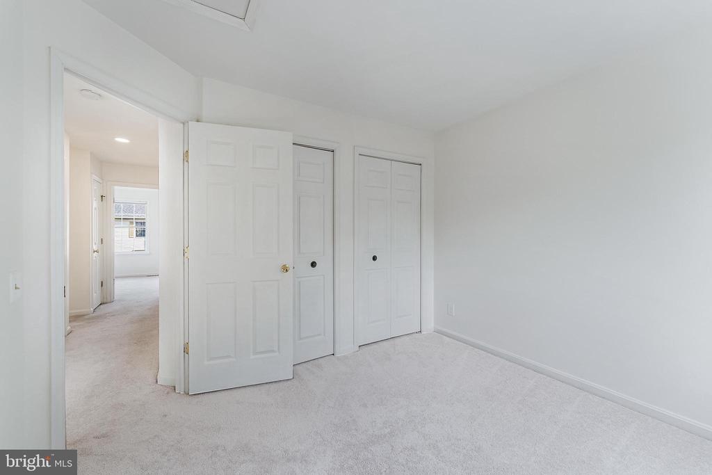 47720 SANDBANK SQUARE