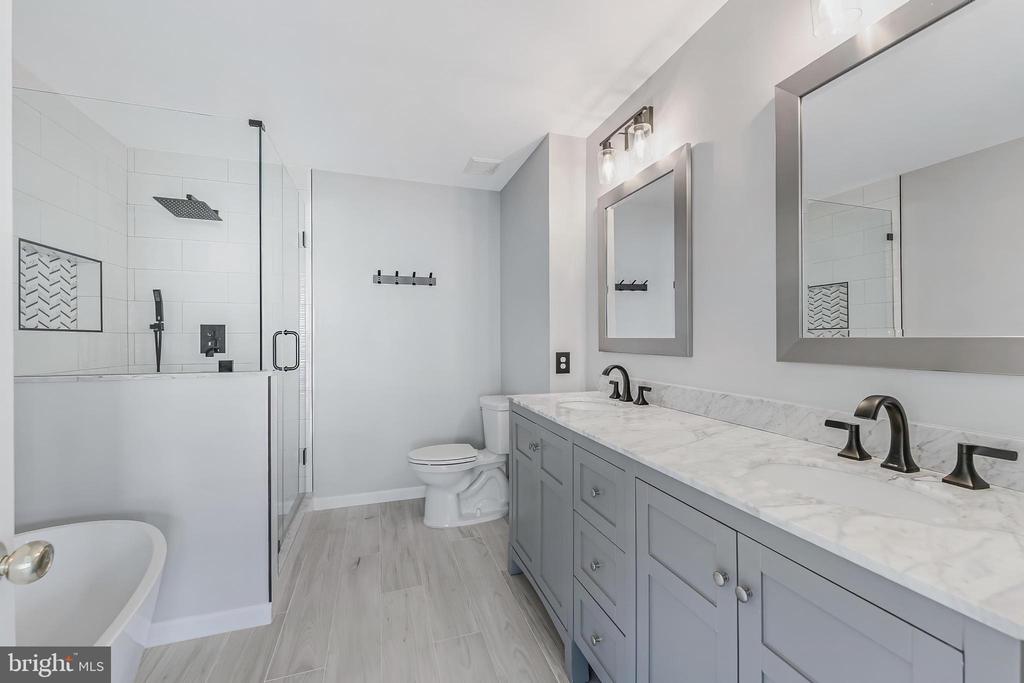 47720 SANDBANK SQUARE