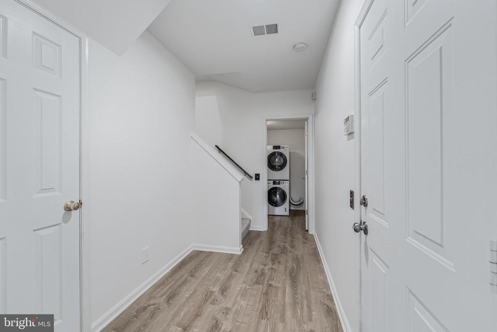47720 SANDBANK SQUARE
