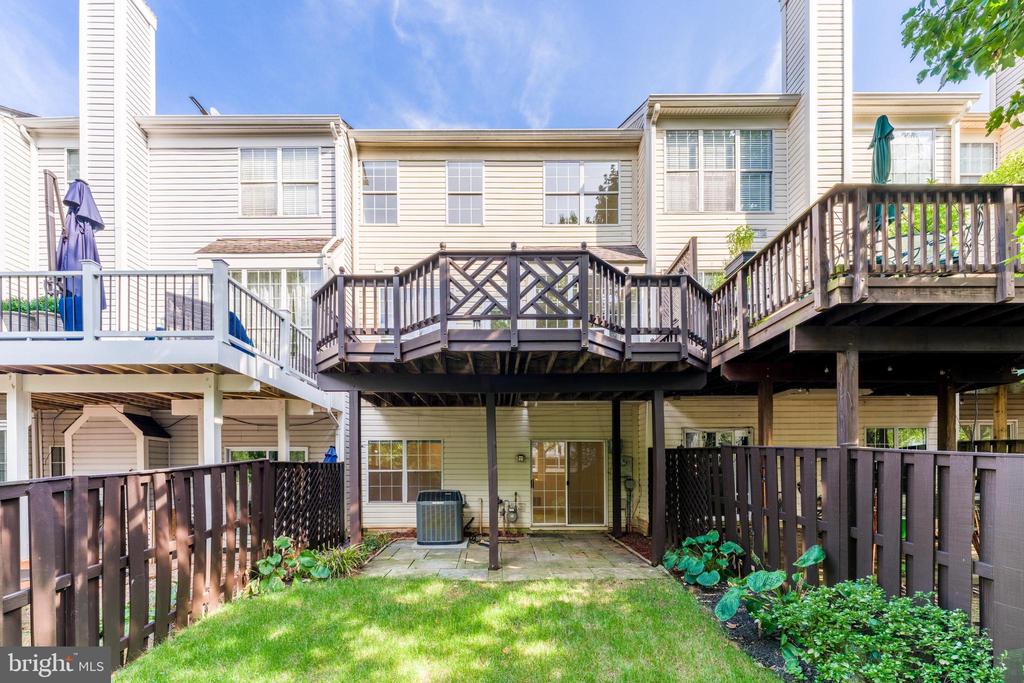 47720 SANDBANK SQUARE