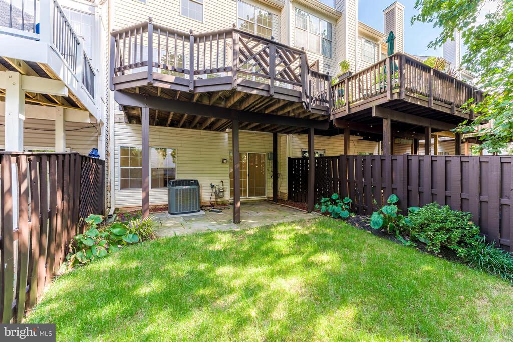 47720 SANDBANK SQUARE