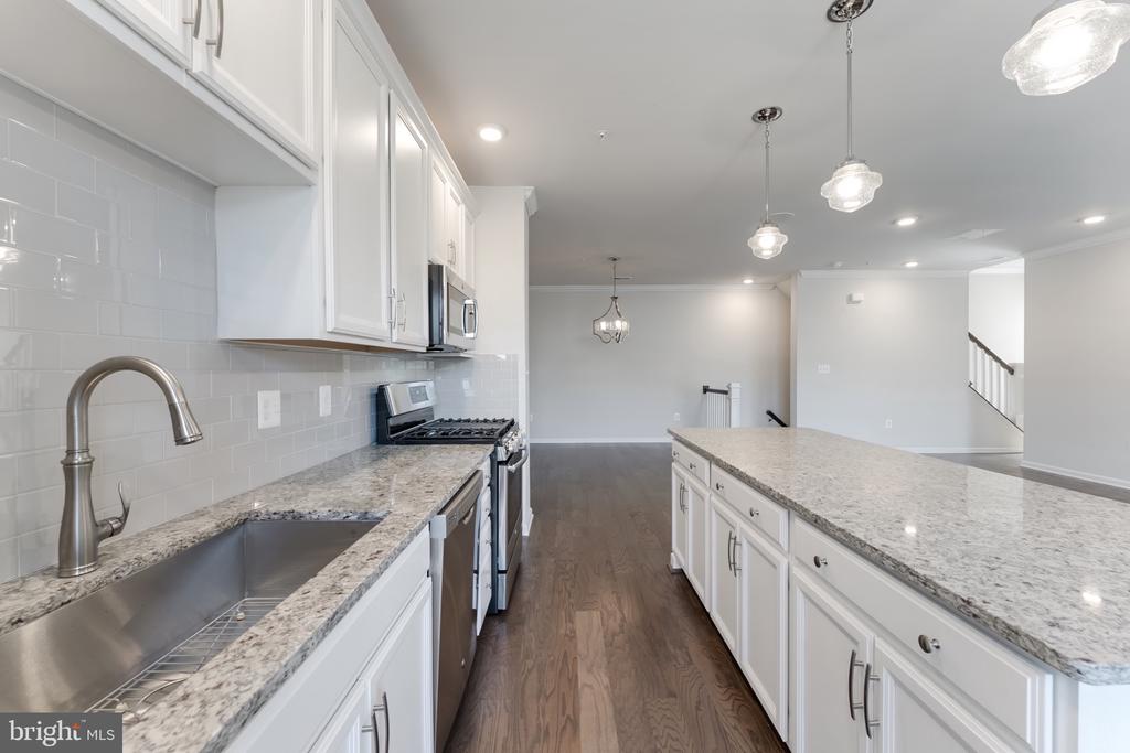 23215 MILLTOWN KNOLL SQUARE Unit: 115