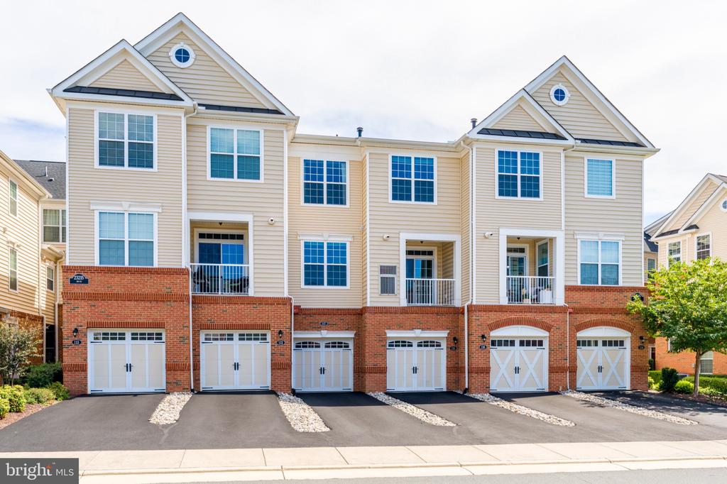 23215 MILLTOWN KNOLL SQUARE Unit: 115