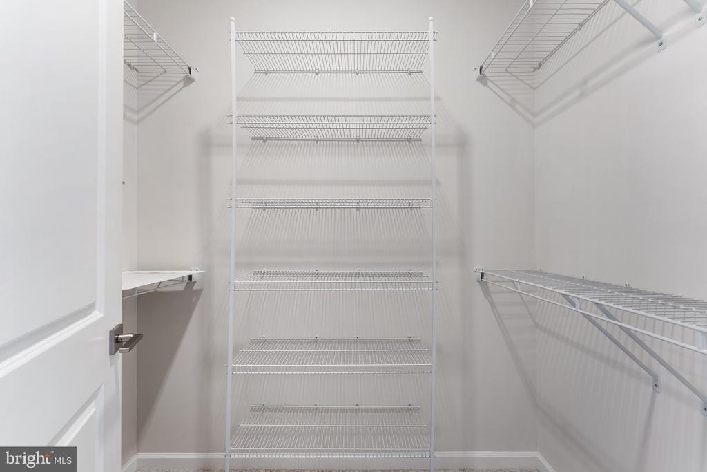 23215 MILLTOWN KNOLL SQUARE Unit: 115