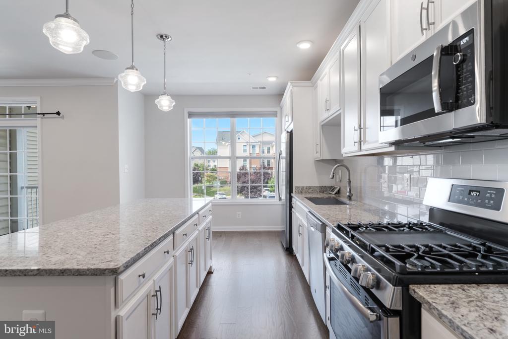 23215 MILLTOWN KNOLL SQUARE Unit: 115