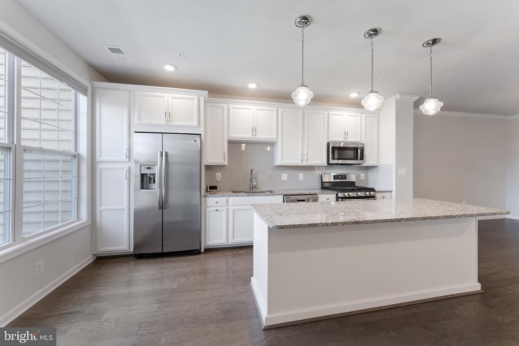 23215 MILLTOWN KNOLL SQUARE Unit: 115