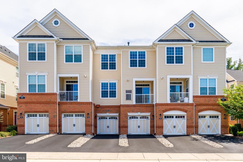 23215 MILLTOWN KNOLL SQUARE Unit: 115