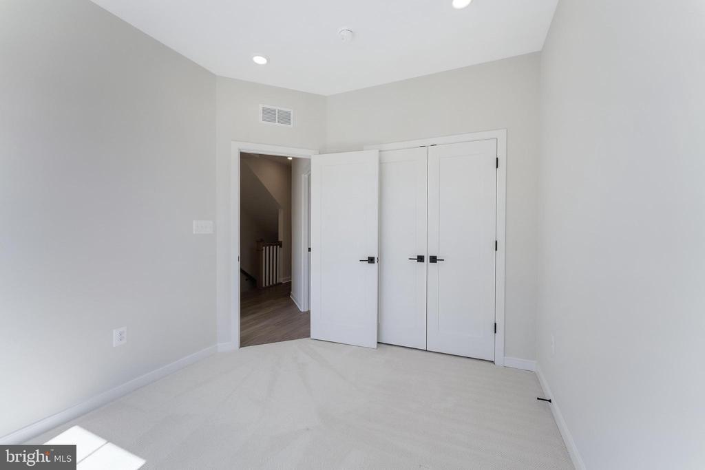 22819 TAWNY PINE SQUARE