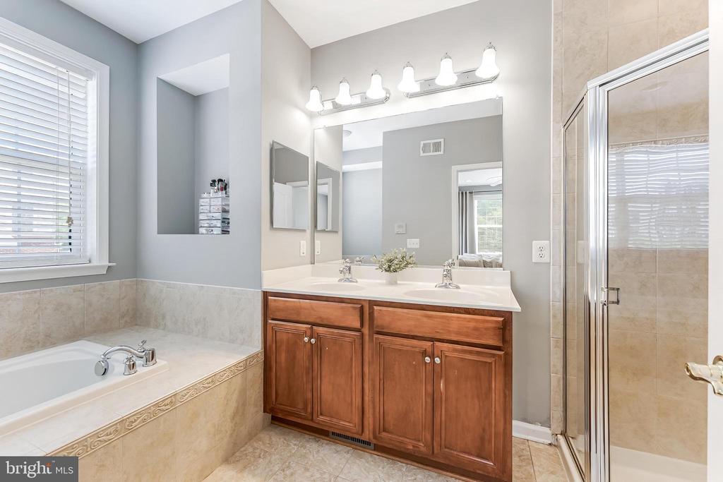 22681 SETTLERS TRAIL TERRACE