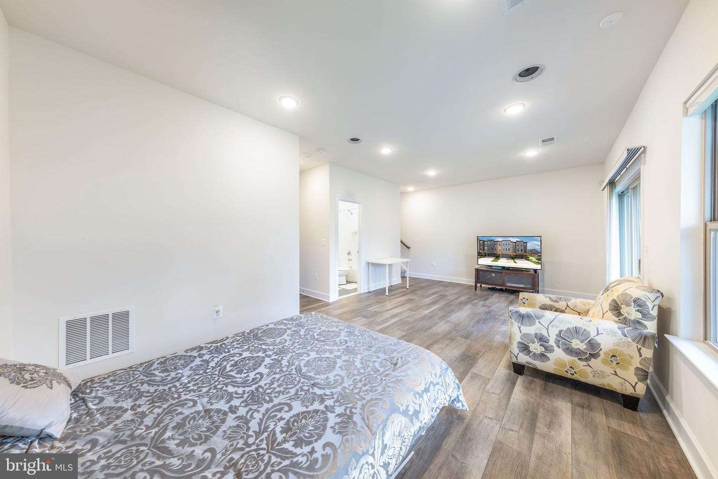 10567 Ratcliffe Trl