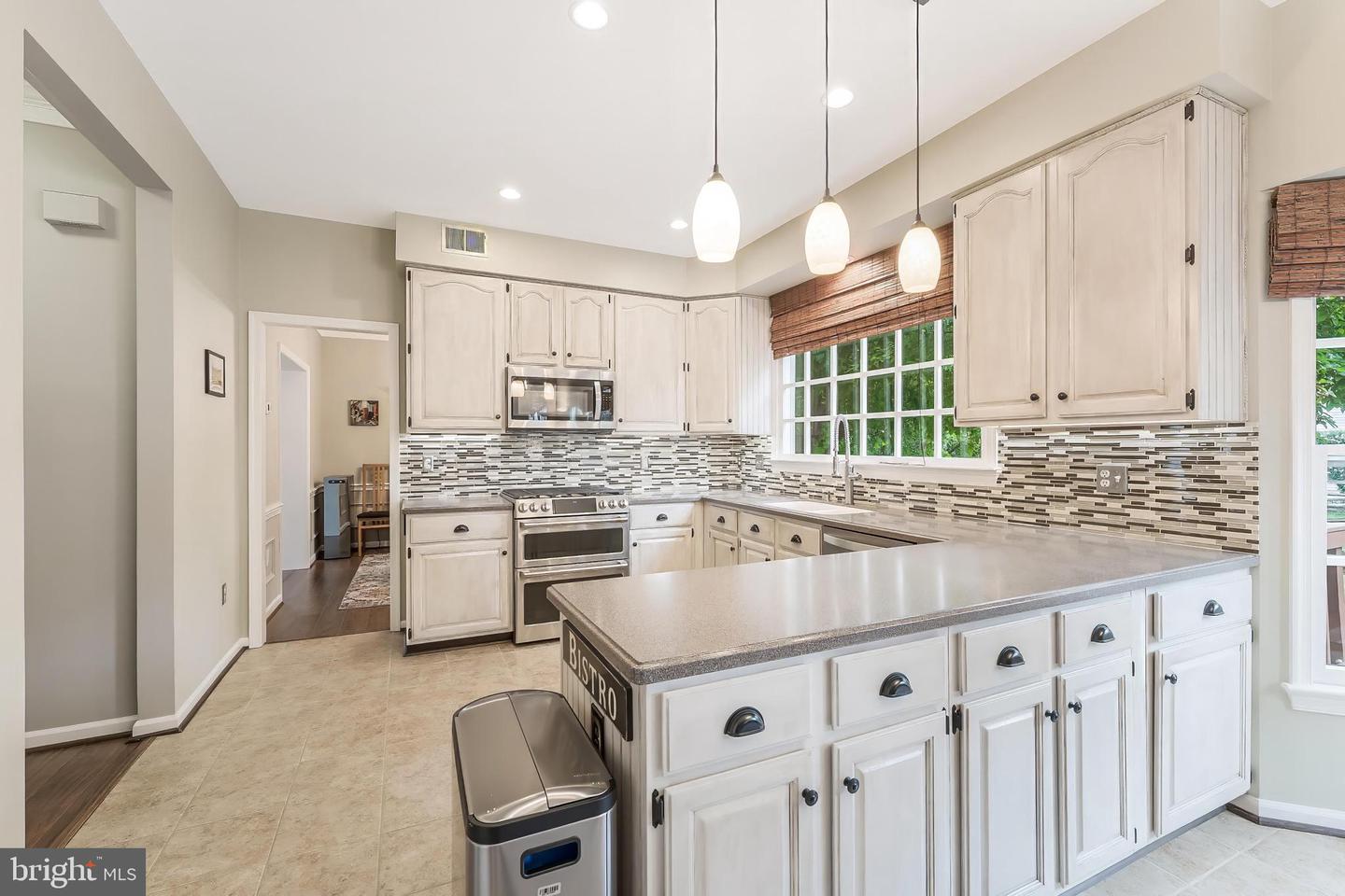 10176 Strawflower Ln