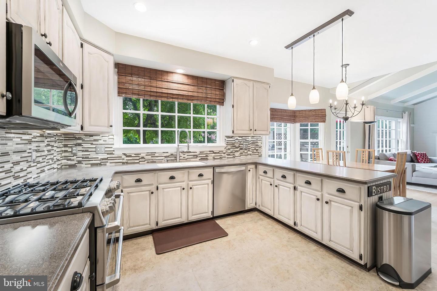 10176 Strawflower Ln