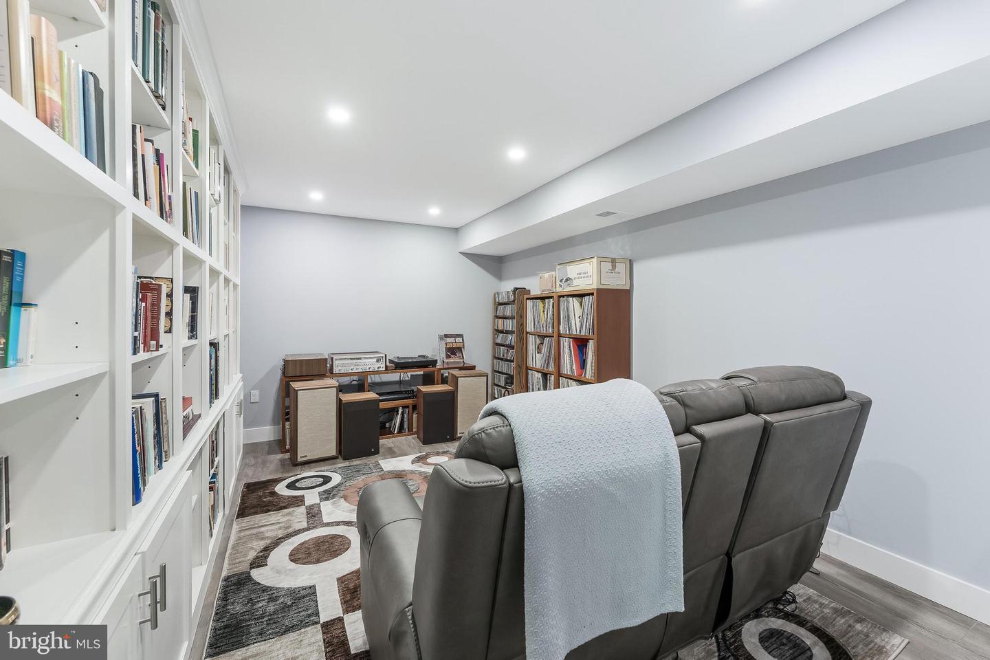 10176 Strawflower Ln
