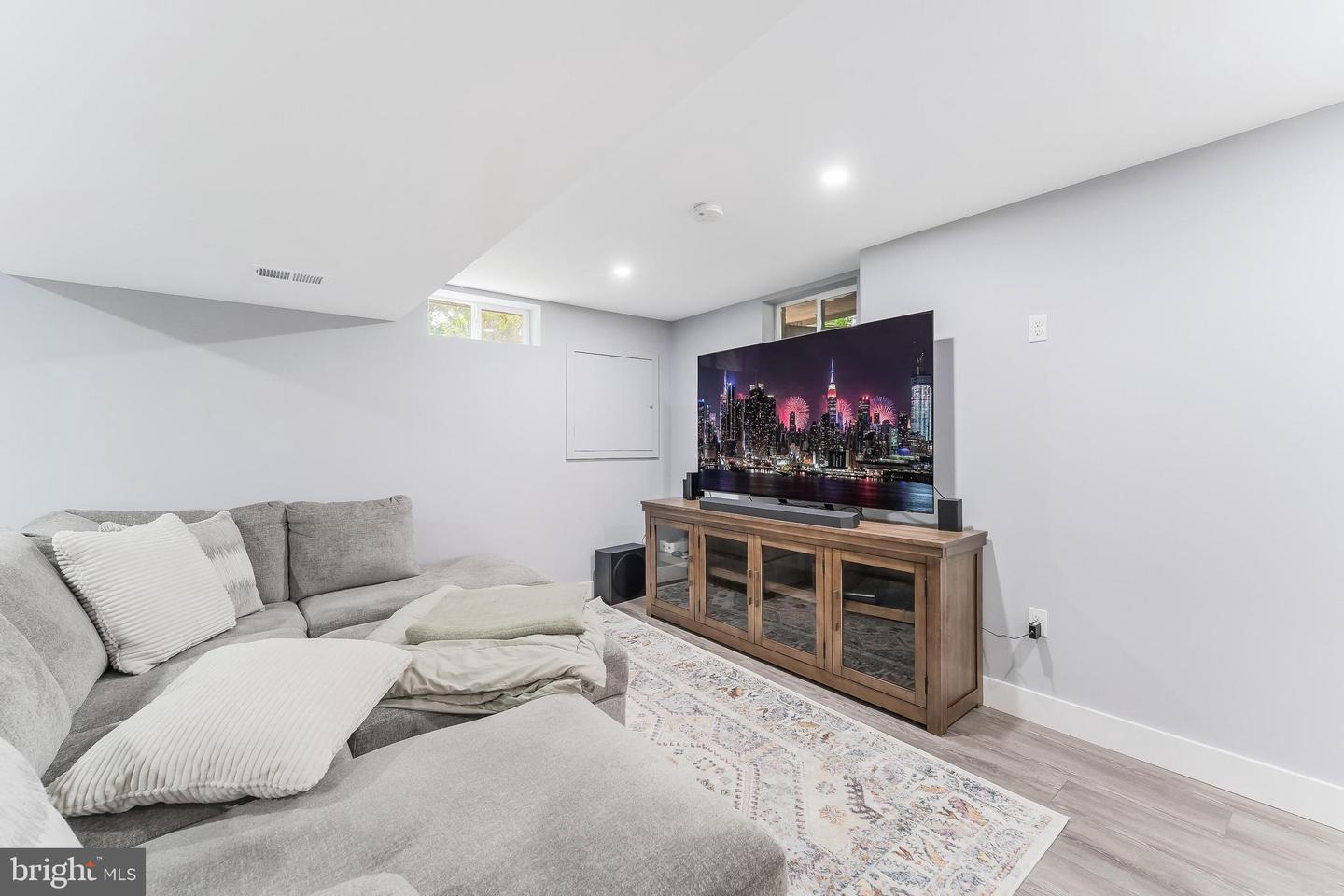 10176 Strawflower Ln