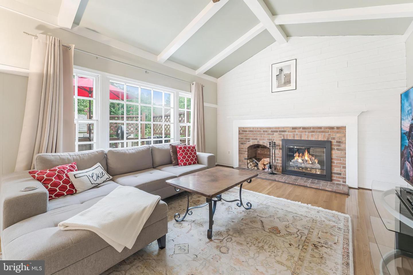 10176 Strawflower Ln