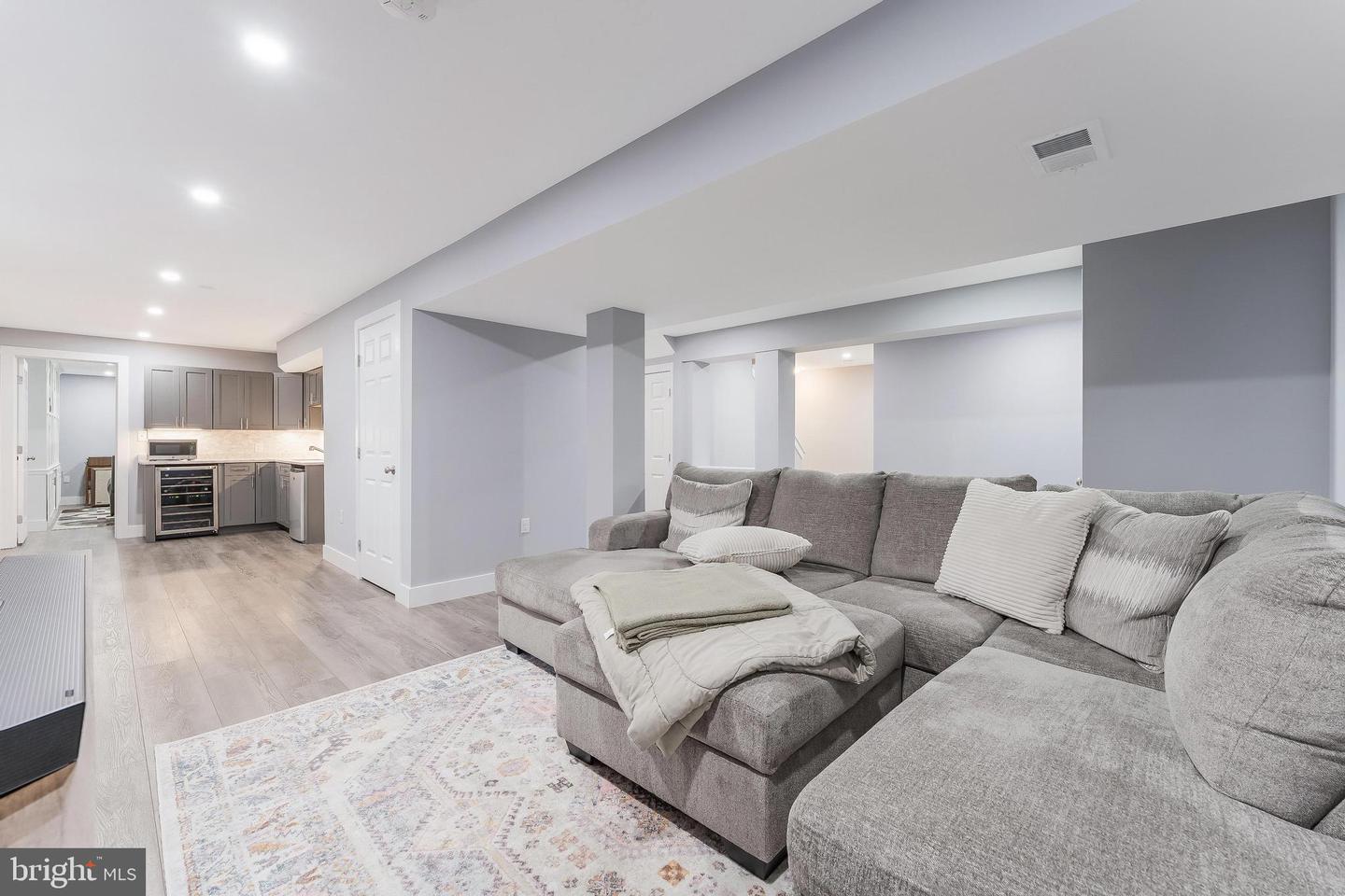 10176 Strawflower Ln