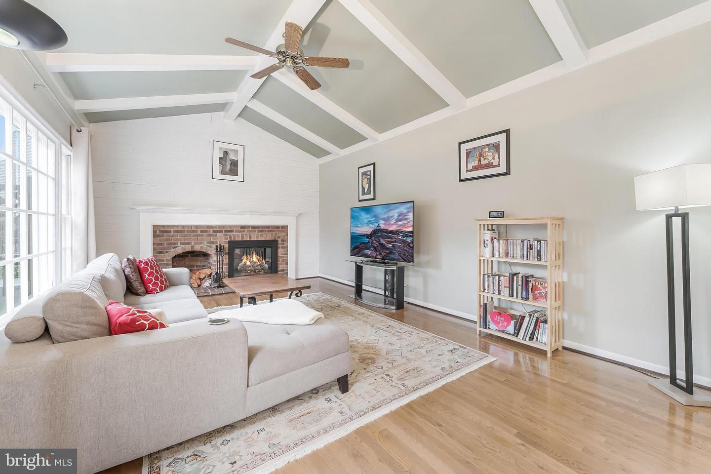 10176 Strawflower Ln