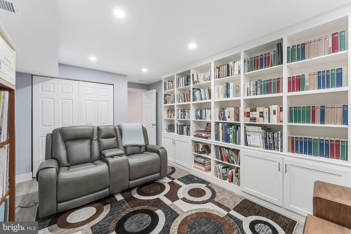10176 Strawflower Ln
