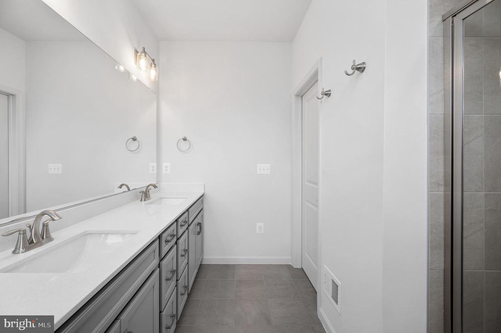 10118 QUEENS WAY