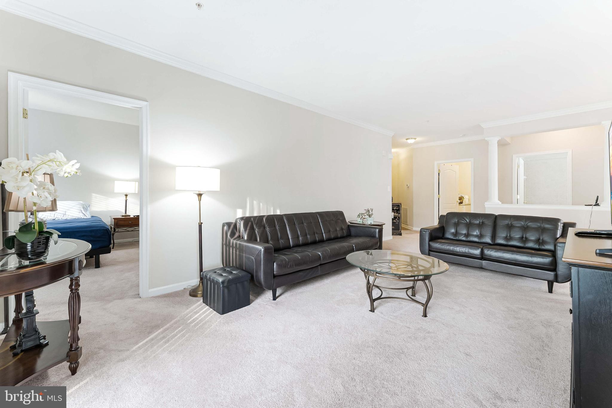 9722 Holmes Pl #Unit 301