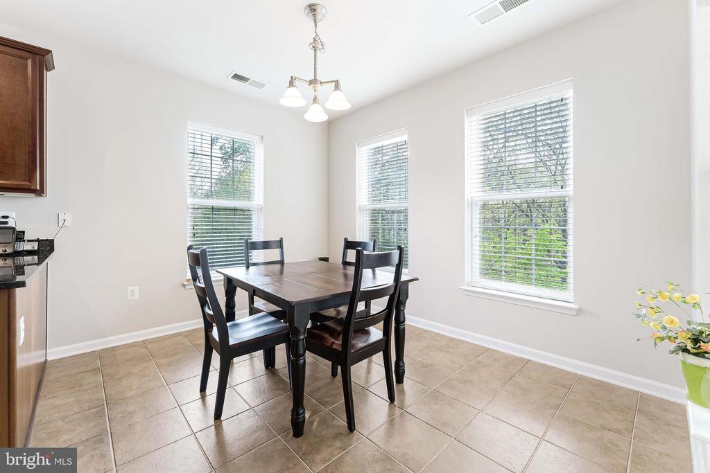9722 Holmes Pl #Unit 301