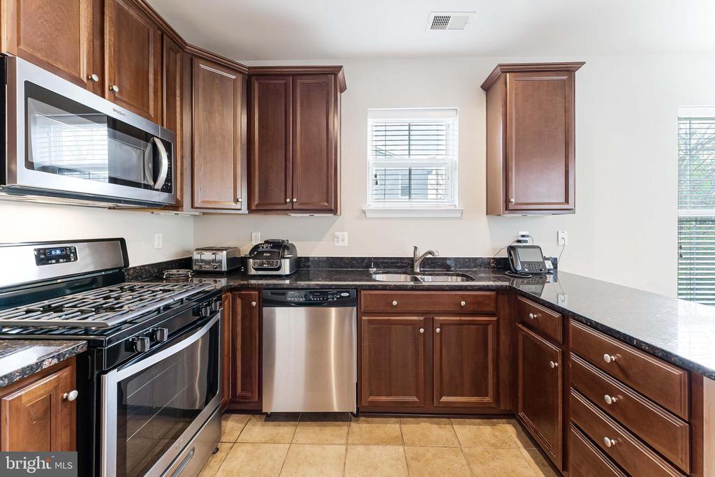 9722 Holmes Pl #Unit 301