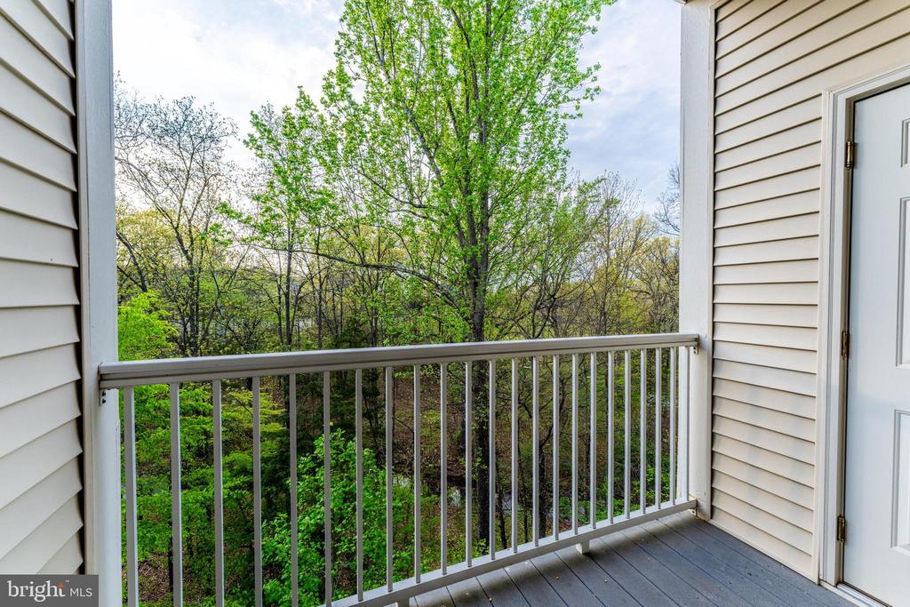 9722 Holmes Pl #Unit 301