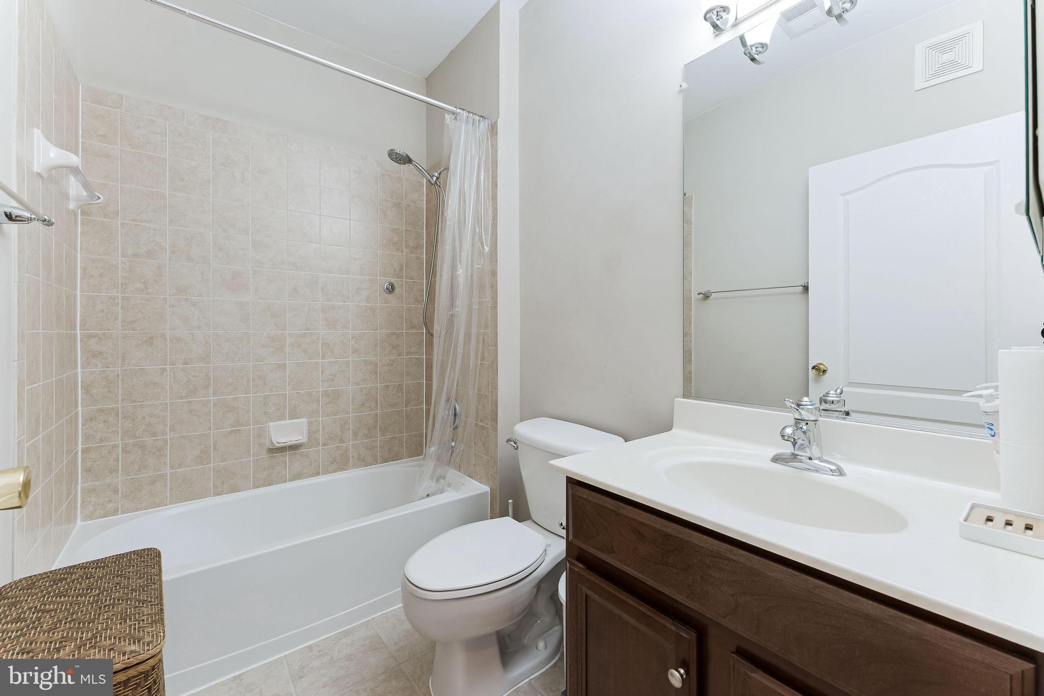 9722 Holmes Pl #Unit 301