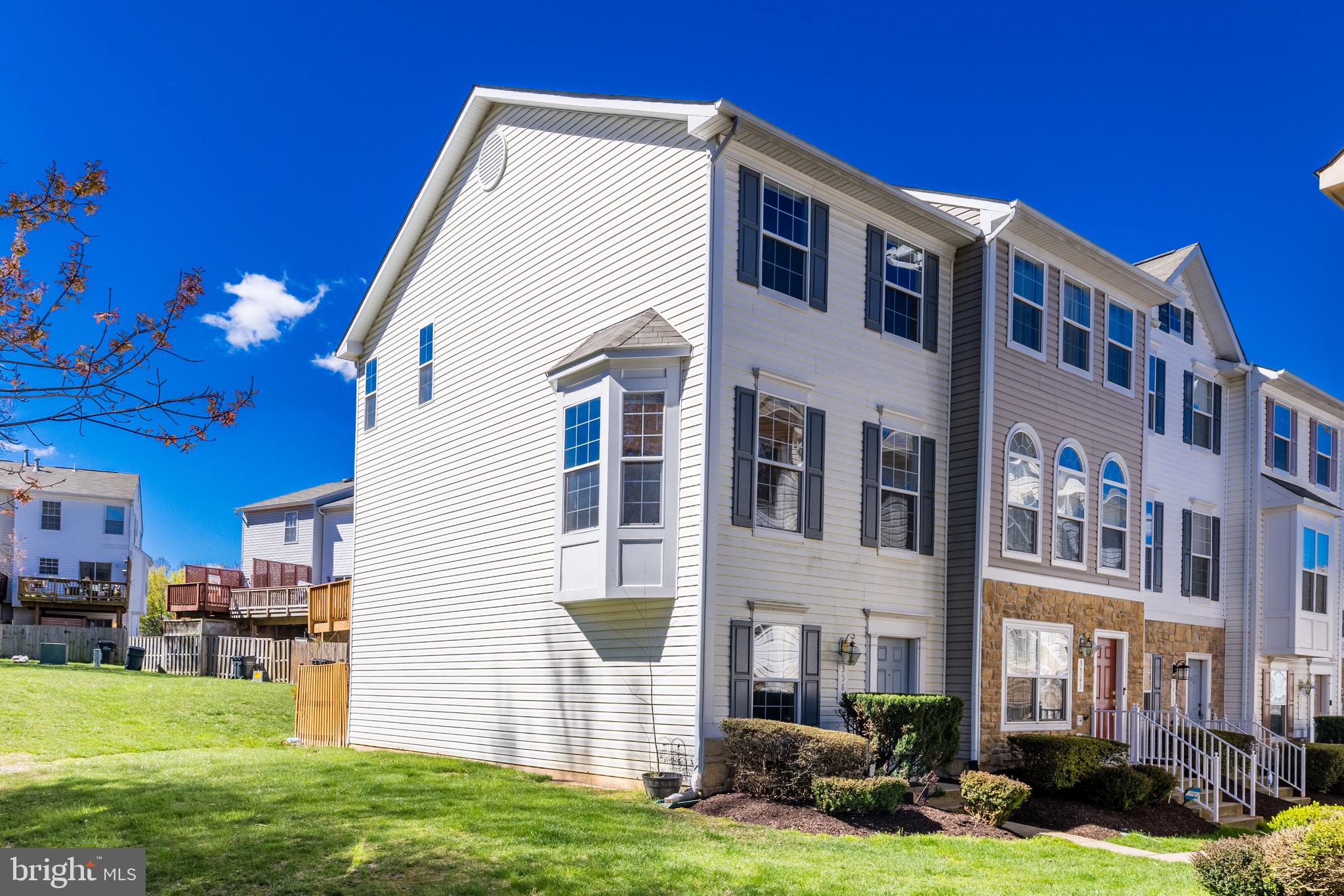 3581 Sherbrooke Cir