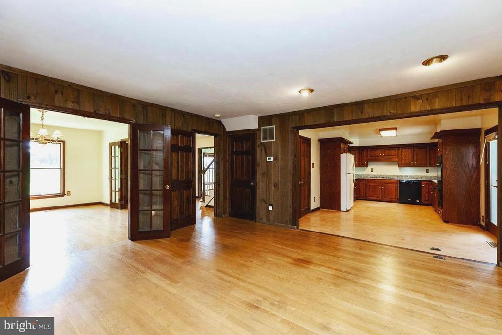 4874 Executive Dr