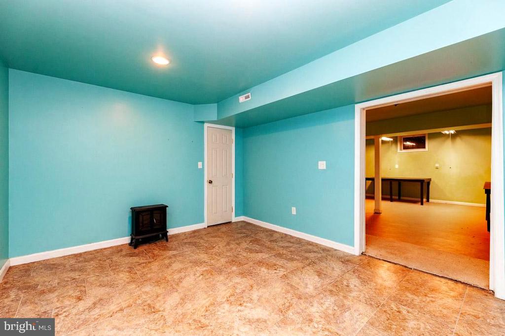 4874 Executive Dr