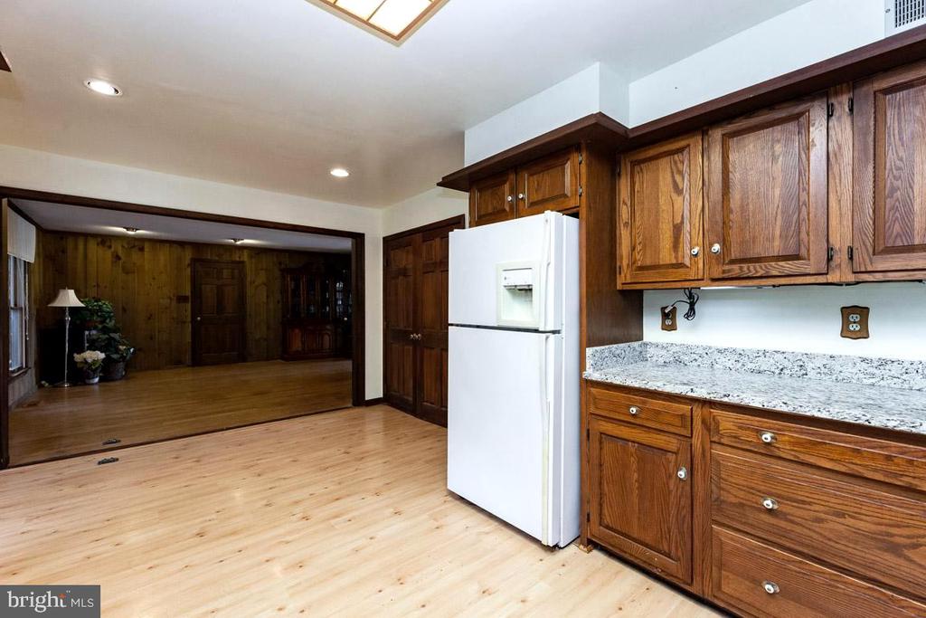 4874 Executive Dr