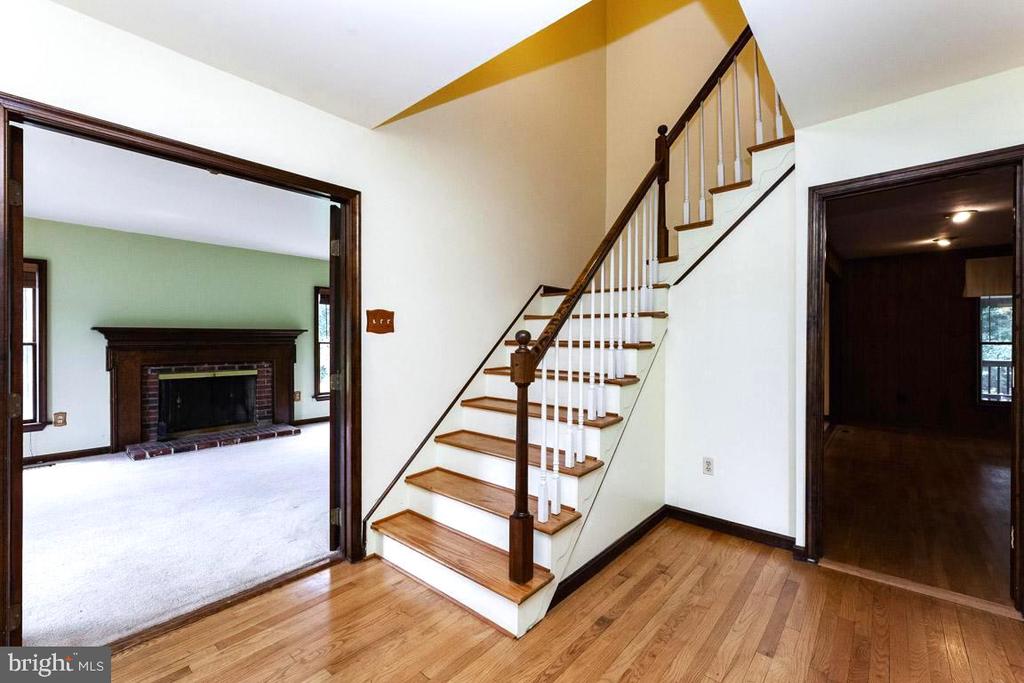 4874 Executive Dr
