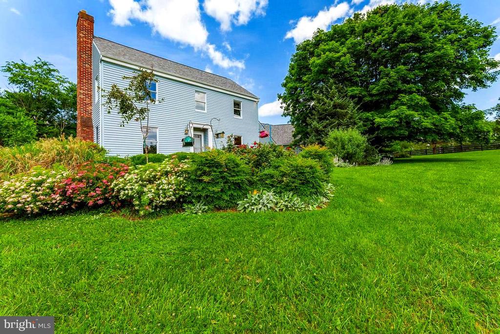 4874 Executive Dr