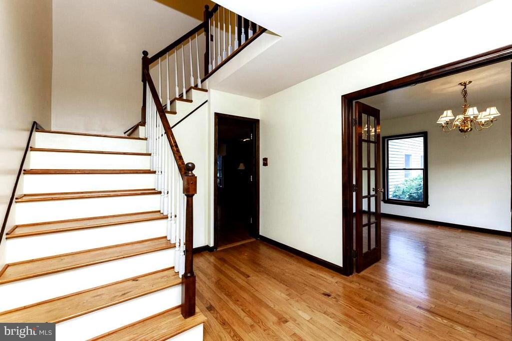 4874 Executive Dr