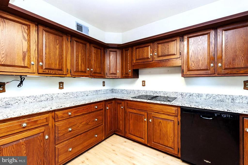 4874 Executive Dr