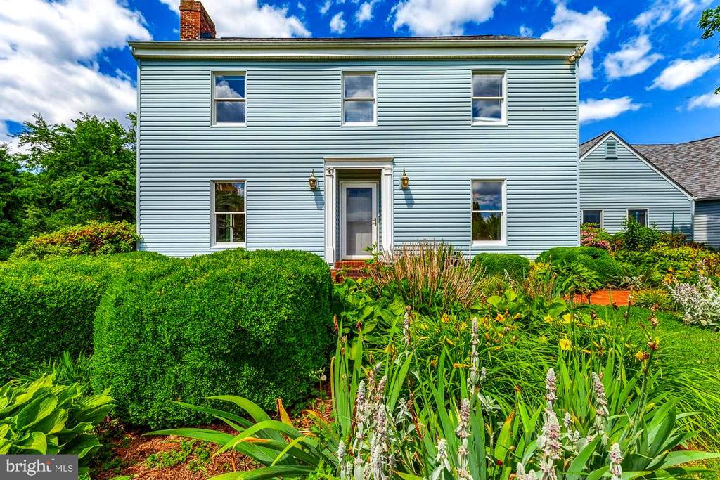 4874 Executive Dr