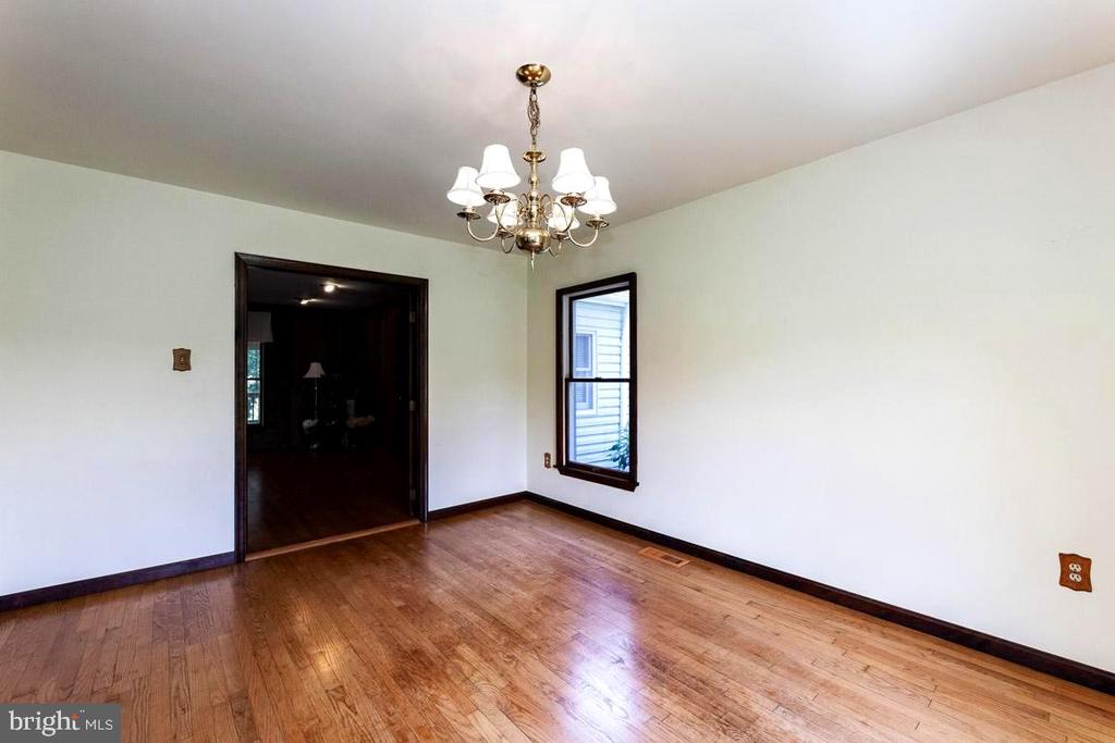 4874 Executive Dr