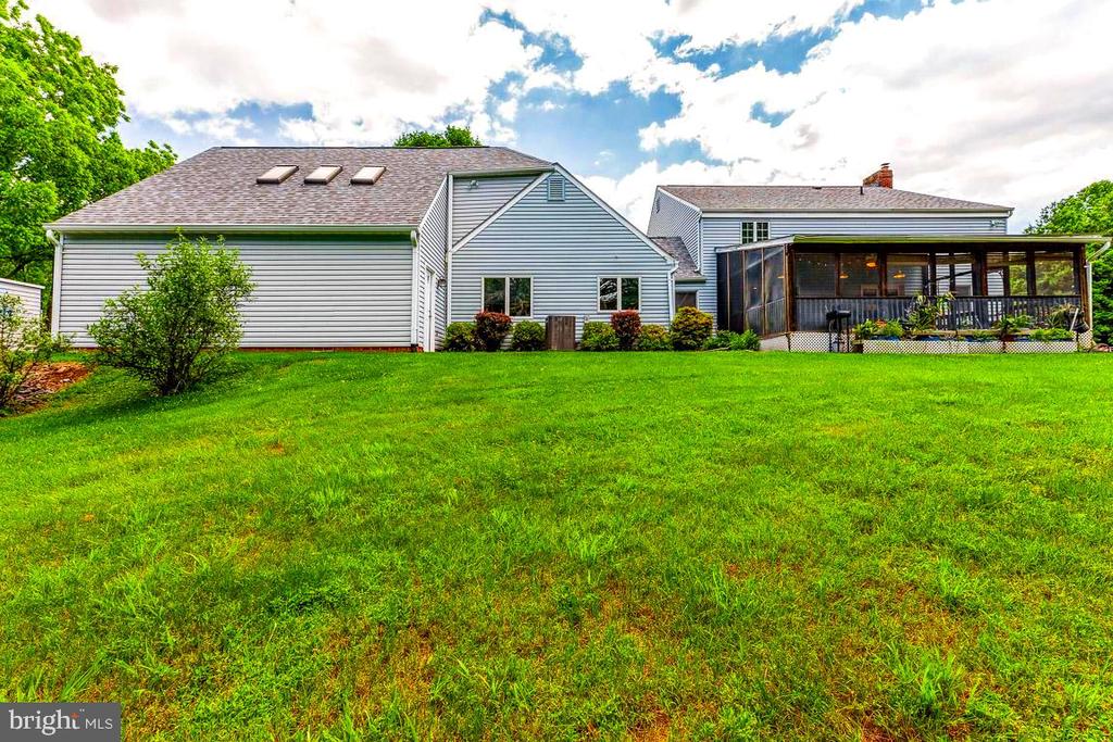 4874 Executive Dr
