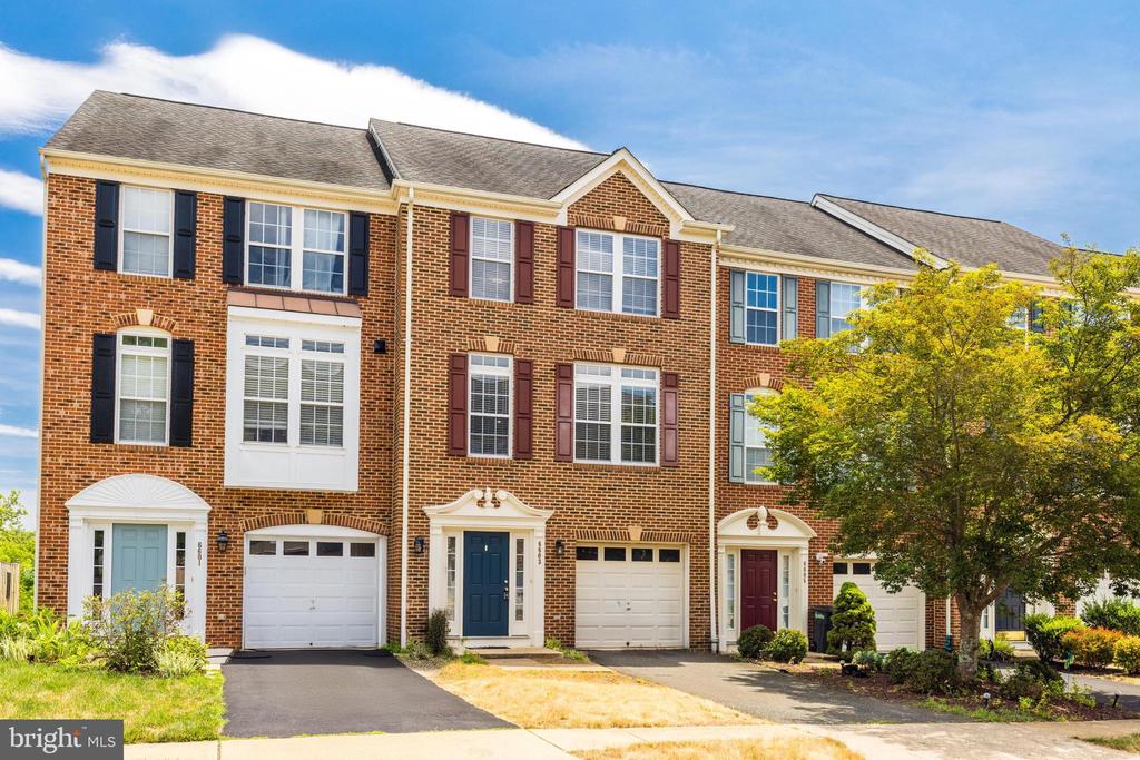 6603 Parville Loop