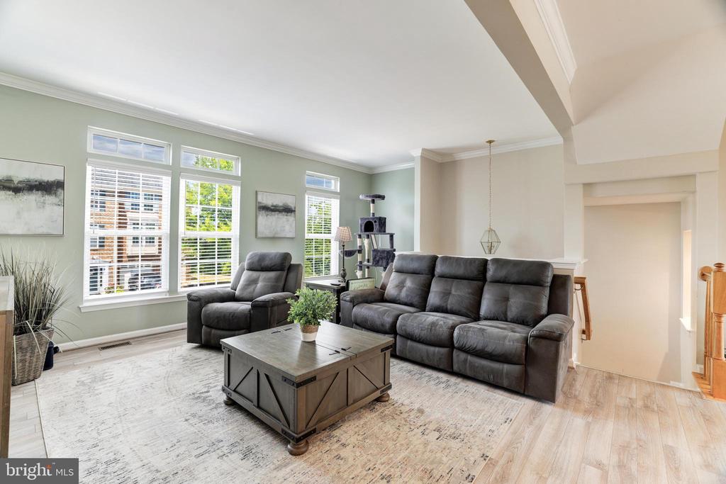 6603 Parville Loop