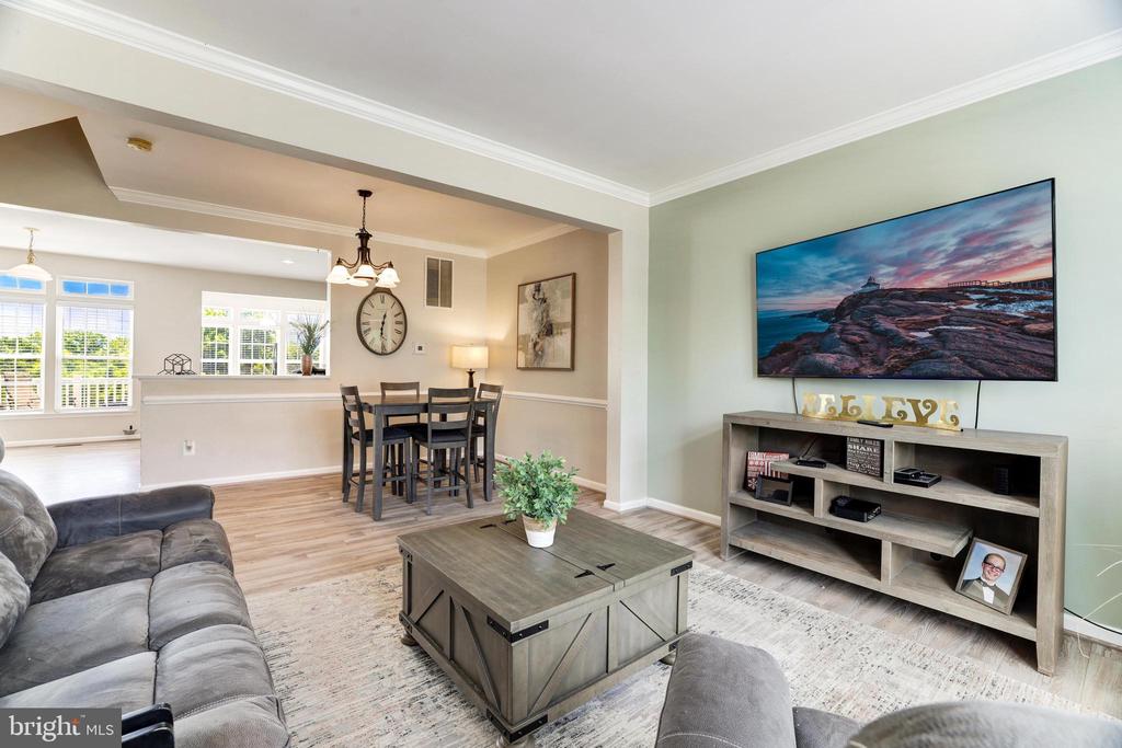 6603 Parville Loop